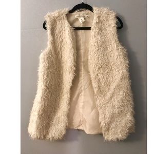 Cream faux fur H&M vest
